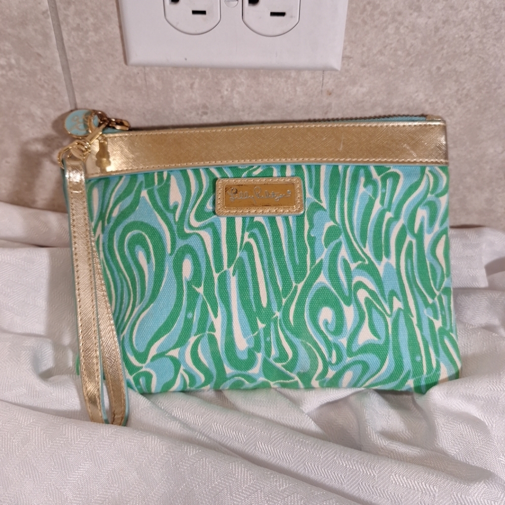 Lilly Pulitzer Green and Gold Patterned Wristlet